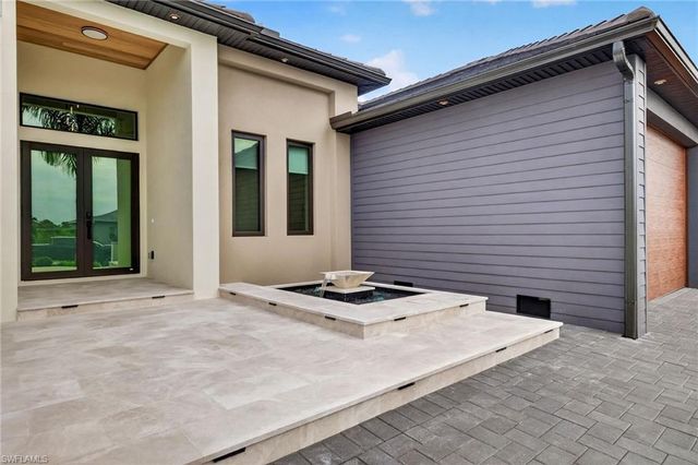 422 SW 31st AVE, Cape Coral, FL 33991