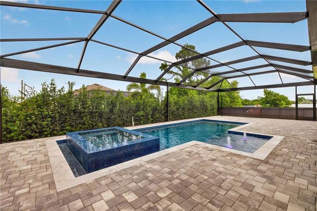 422 SW 31st AVE, Cape Coral, FL 33991