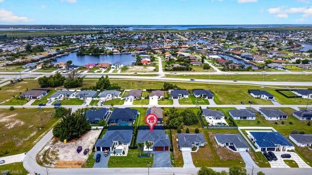 422 SW 31st AVE, Cape Coral, FL 33991