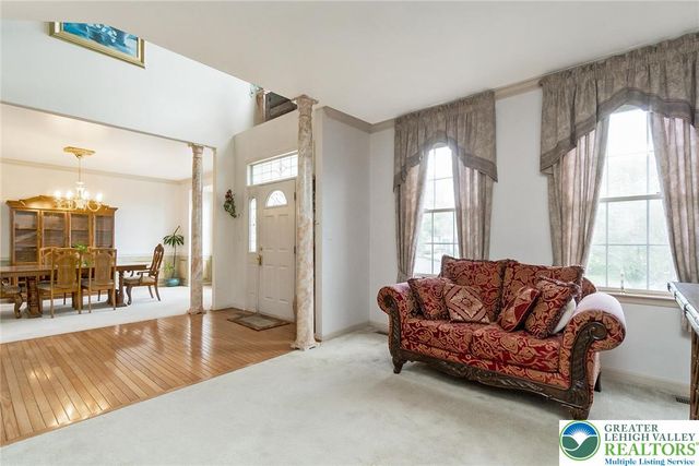1422 Morningside Drive, Upper Macungie Twp, PA 18069