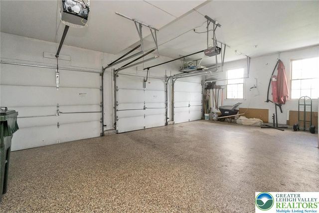1422 Morningside Drive, Upper Macungie Twp, PA 18069