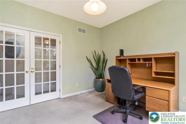 1422 Morningside Drive, Upper Macungie Twp, PA 18069
