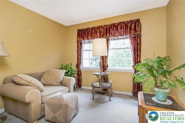 1422 Morningside Drive, Upper Macungie Twp, PA 18069