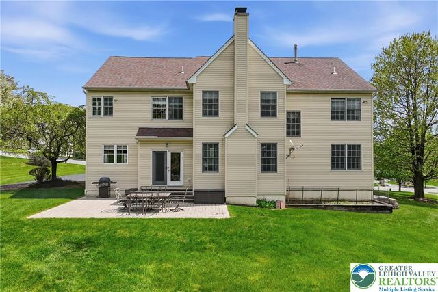 1422 Morningside Drive, Upper Macungie Twp, PA 18069