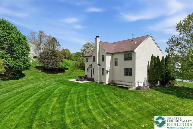 1422 Morningside Drive, Upper Macungie Twp, PA 18069