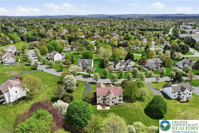 1422 Morningside Drive, Upper Macungie Twp, PA 18069