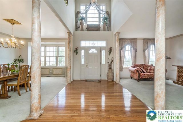1422 Morningside Drive, Upper Macungie Twp, PA 18069