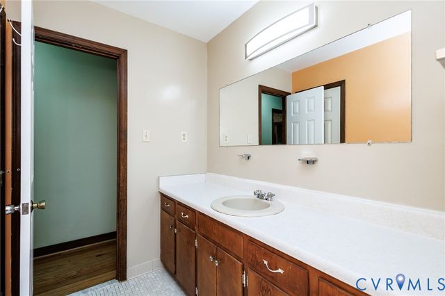 1038 N Cottonwood Rd, Chesterfield, VA 23236