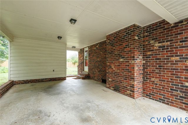 1038 N Cottonwood Rd, Chesterfield, VA 23236