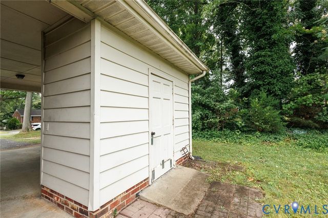 1038 N Cottonwood Rd, Chesterfield, VA 23236