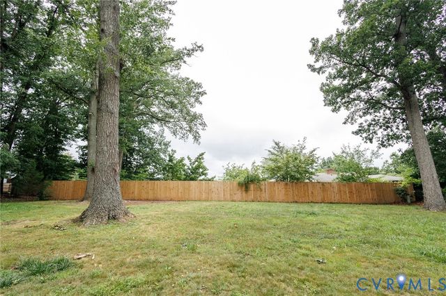 1038 N Cottonwood Rd, Chesterfield, VA 23236