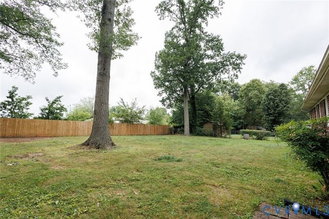 1038 N Cottonwood Rd, Chesterfield, VA 23236