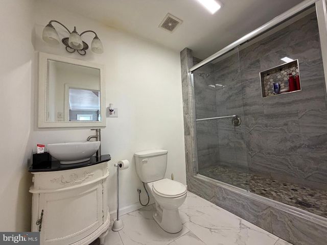 2250 ROOSEVELT BLVD, Winchester, VA 22601