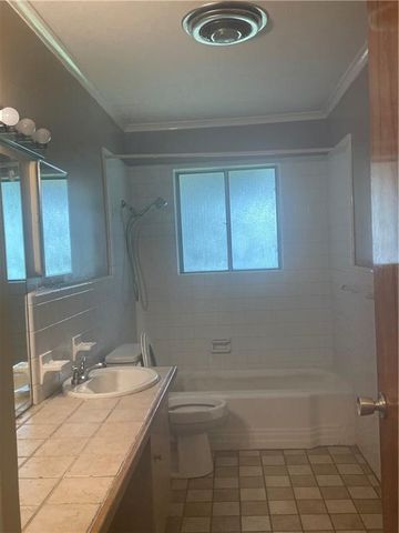 6012 ESTERWOOD Drive, Alexandria, LA 71303