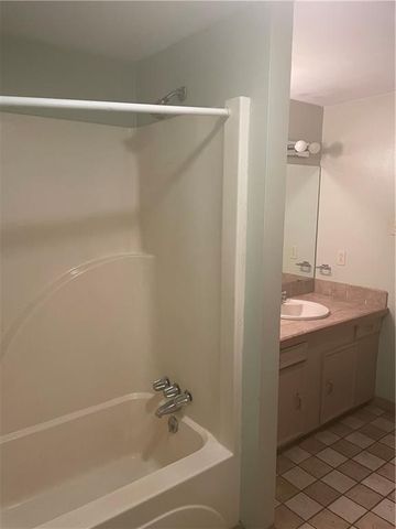 6012 ESTERWOOD Drive, Alexandria, LA 71303