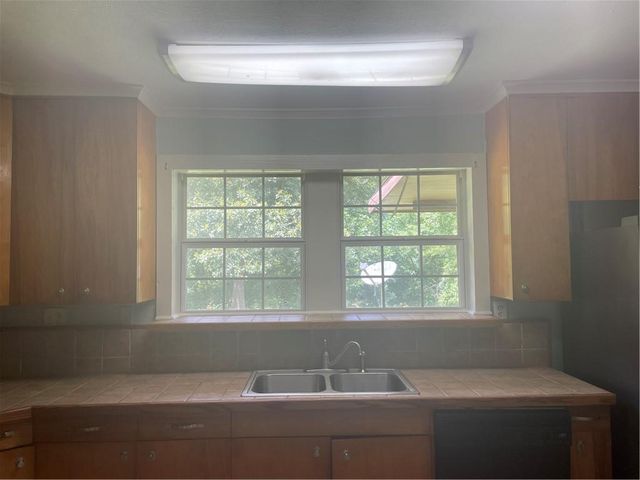 6012 ESTERWOOD Drive, Alexandria, LA 71303