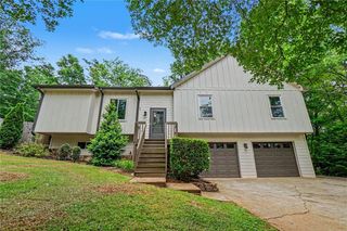 2708 Hawk Drive NE, Marietta, GA 30066