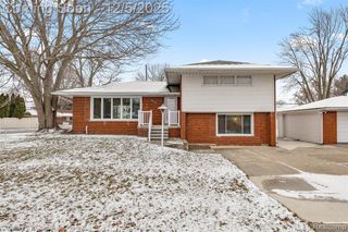 30631 Bayview Drive, Gibraltar, MI 48173