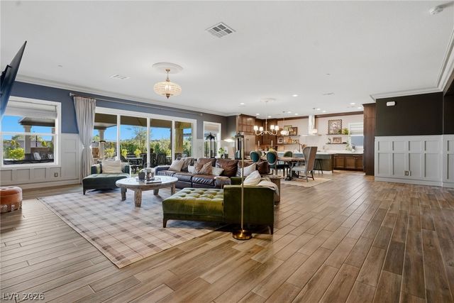 8535 Longmire Avenue, Las Vegas, NV 89143