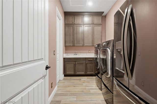 8535 Longmire Avenue, Las Vegas, NV 89143