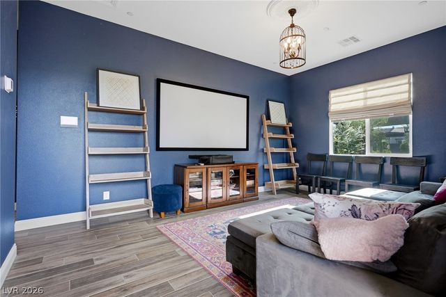 8535 Longmire Avenue, Las Vegas, NV 89143