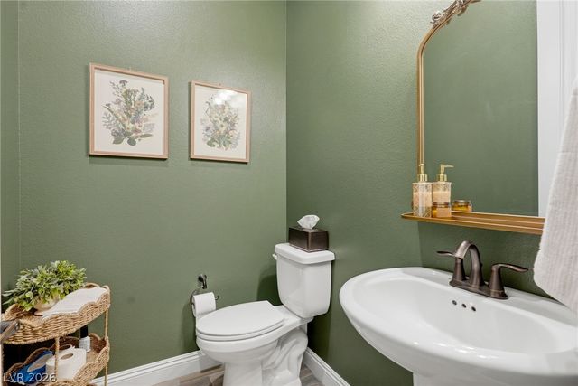 8535 Longmire Avenue, Las Vegas, NV 89143