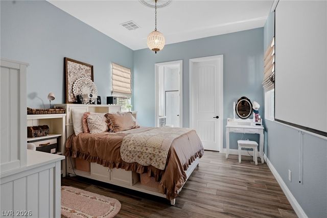 8535 Longmire Avenue, Las Vegas, NV 89143