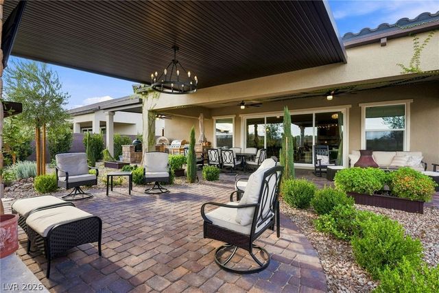 8535 Longmire Avenue, Las Vegas, NV 89143