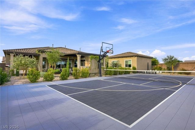 8535 Longmire Avenue, Las Vegas, NV 89143