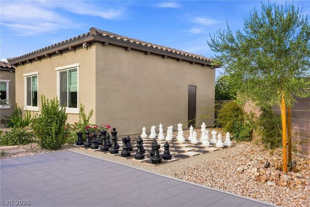 8535 Longmire Avenue, Las Vegas, NV 89143