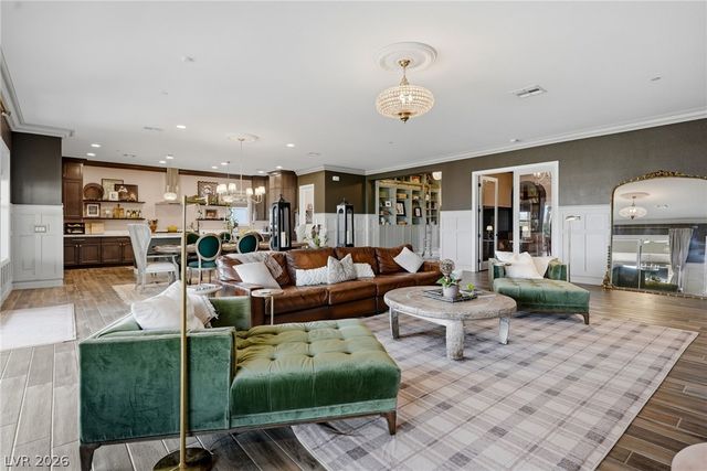 8535 Longmire Avenue, Las Vegas, NV 89143