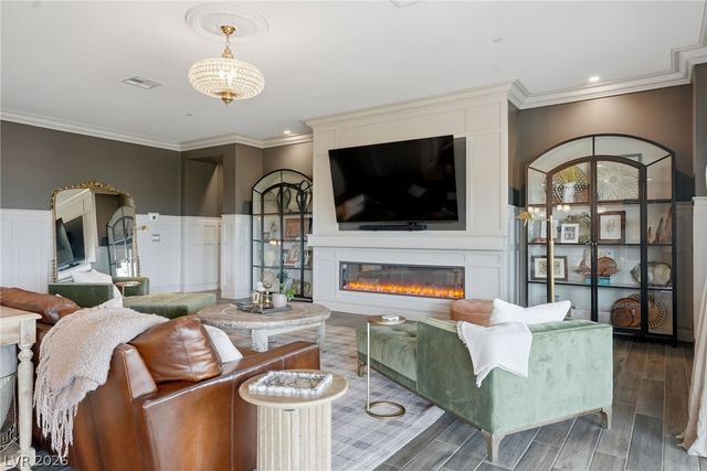 8535 Longmire Avenue, Las Vegas, NV 89143