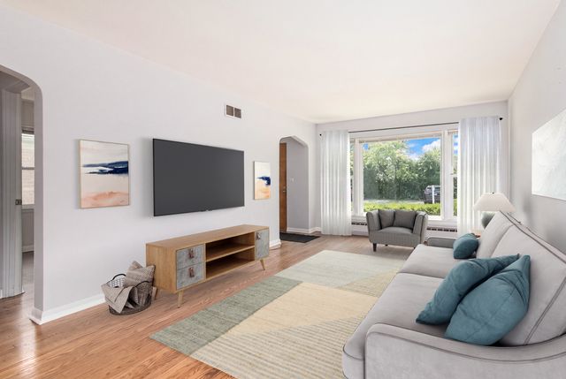 7560 W Everell Avenue, Chicago, IL 60631
