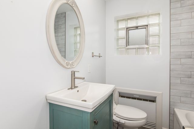 7560 W Everell Avenue, Chicago, IL 60631