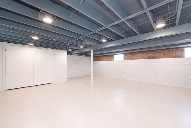 7560 W Everell Avenue, Chicago, IL 60631