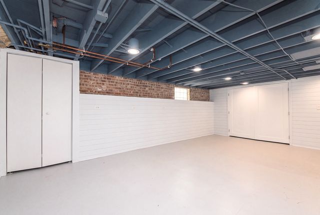 7560 W Everell Avenue, Chicago, IL 60631