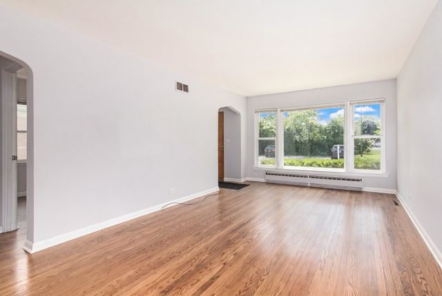 7560 W Everell Avenue, Chicago, IL 60631