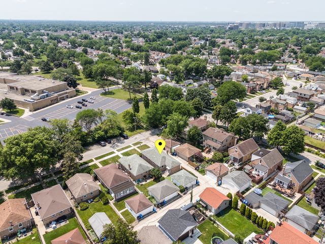7560 W Everell Avenue, Chicago, IL 60631