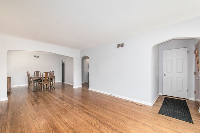 7560 W Everell Avenue, Chicago, IL 60631