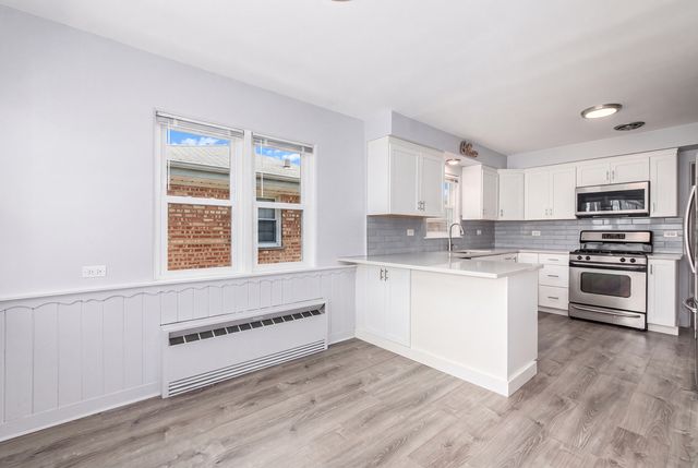 7560 W Everell Avenue, Chicago, IL 60631