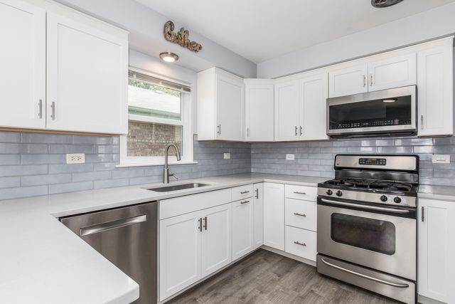 7560 W Everell Avenue, Chicago, IL 60631