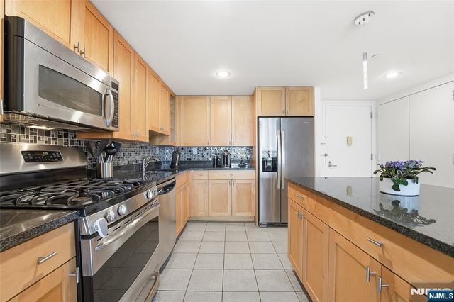 700 Grove Street 11A, Jersey City, NJ 07310