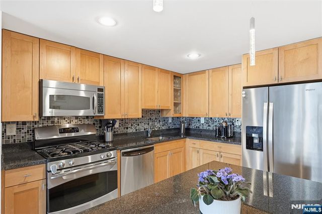 700 Grove Street 11A, Jersey City, NJ 07310