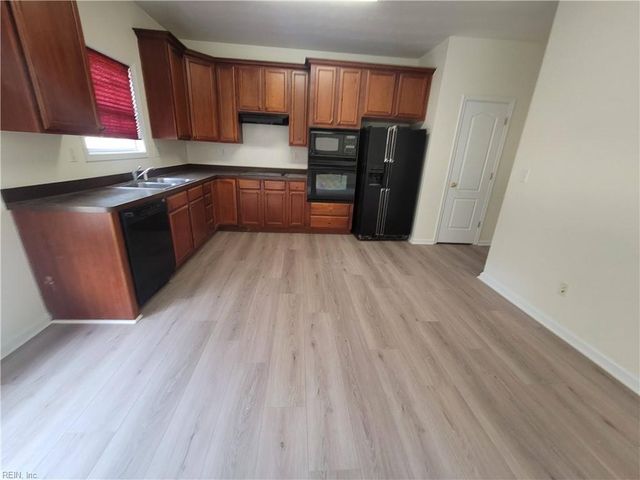 620 Annaka LOOP, Chesapeake, VA 23323