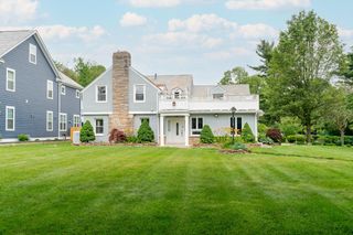 2738 E Broad Street, Columbus, OH 43209