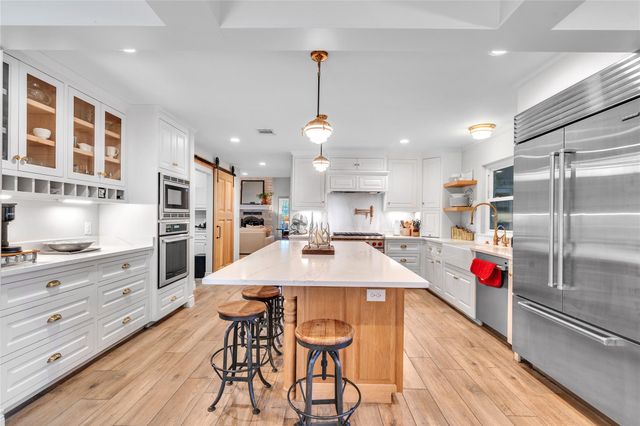 2 Laurel Hill ST, Austin, TX 78737