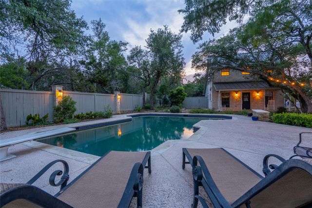 2 Laurel Hill ST, Austin, TX 78737