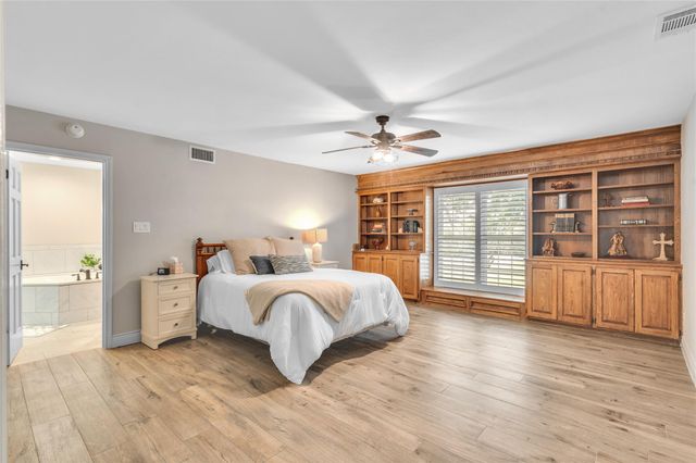 2 Laurel Hill ST, Austin, TX 78737