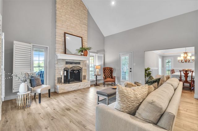 2 Laurel Hill ST, Austin, TX 78737