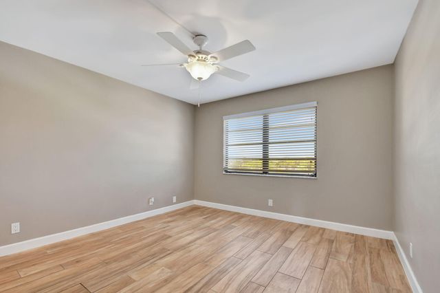 4640 W Lucerne Lakes Blvd W W 502, Lake Worth, FL 33467